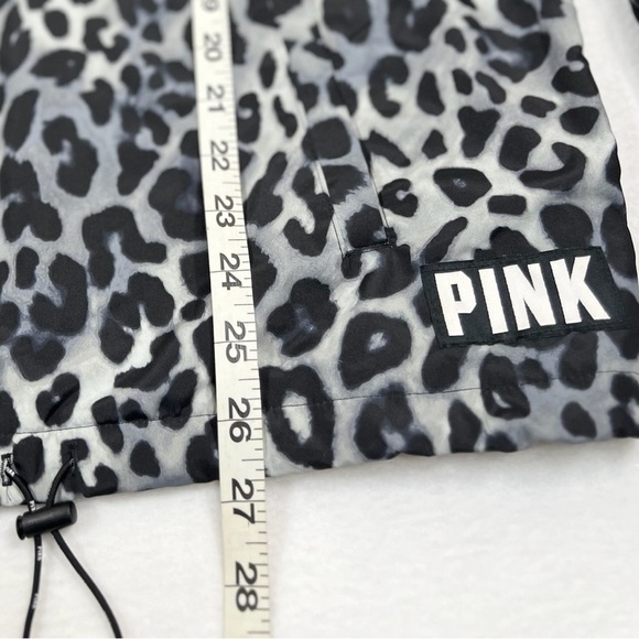 PINK‎ Victoria’s Secret Snow Leopard Print Windbreaker Gorpcore Trendy Size XS - Picture 14 of 15